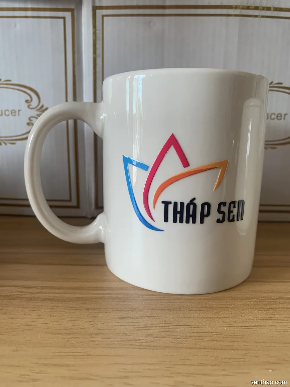 Ly Sứ Tháp Sen